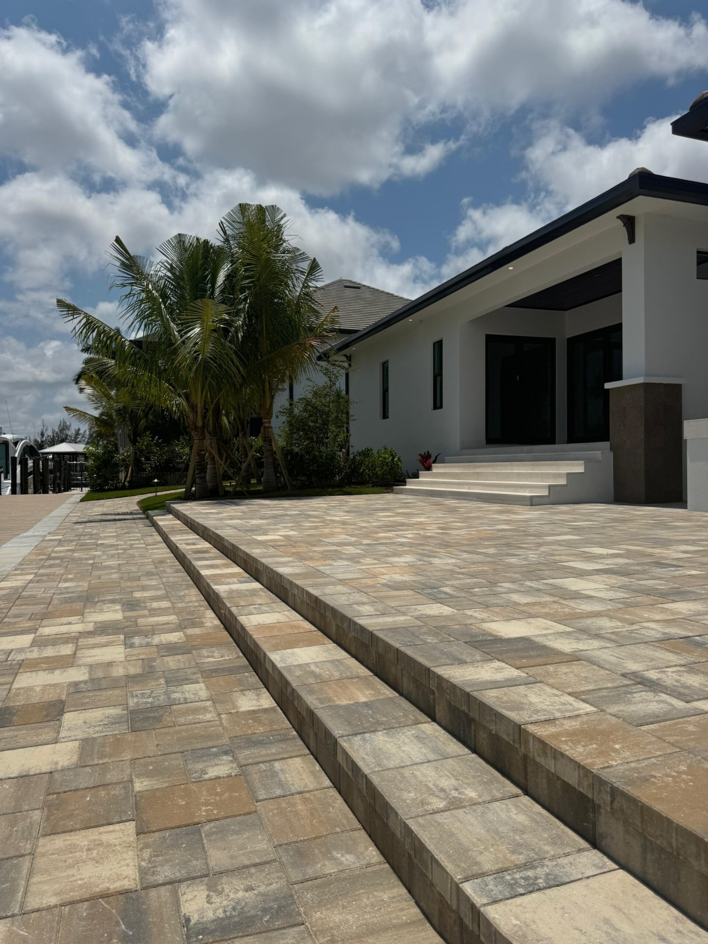 Walkway and side-yard transition